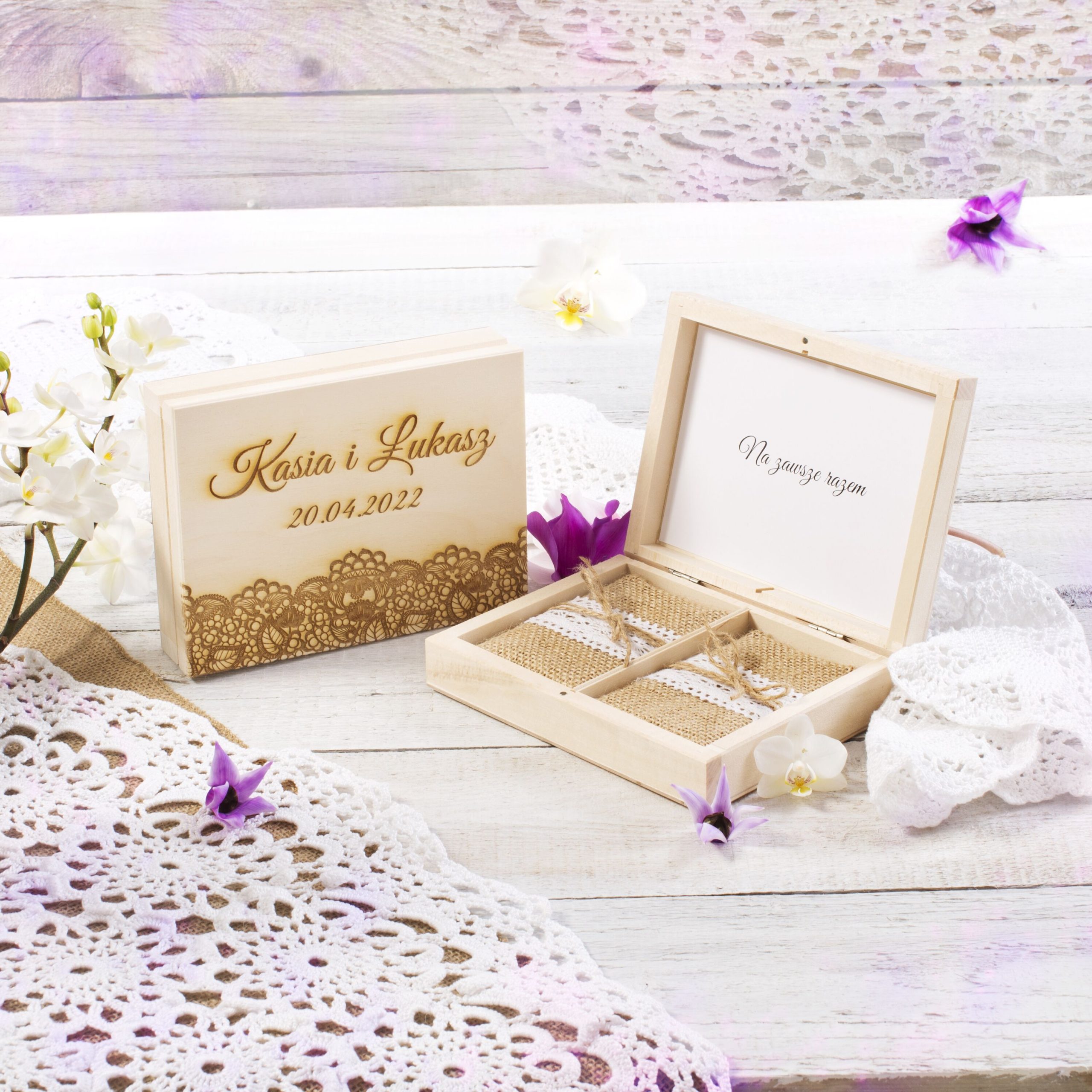 Szkatułka skrzynka na obrączki z indywidualnym grawerem i wypełnieniem