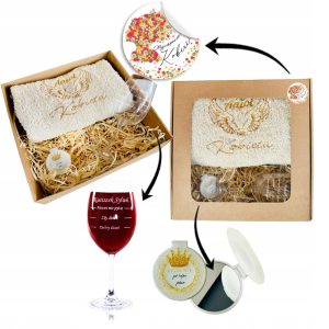 PREZENT UPOMINEK na DZIEŃ KOBIET MAMY ręcznik z haftem skrzydła kieliszek