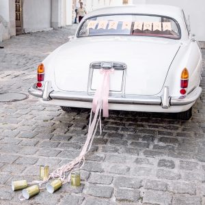 Jasnoróżowy zestaw do dekoracji samochodu