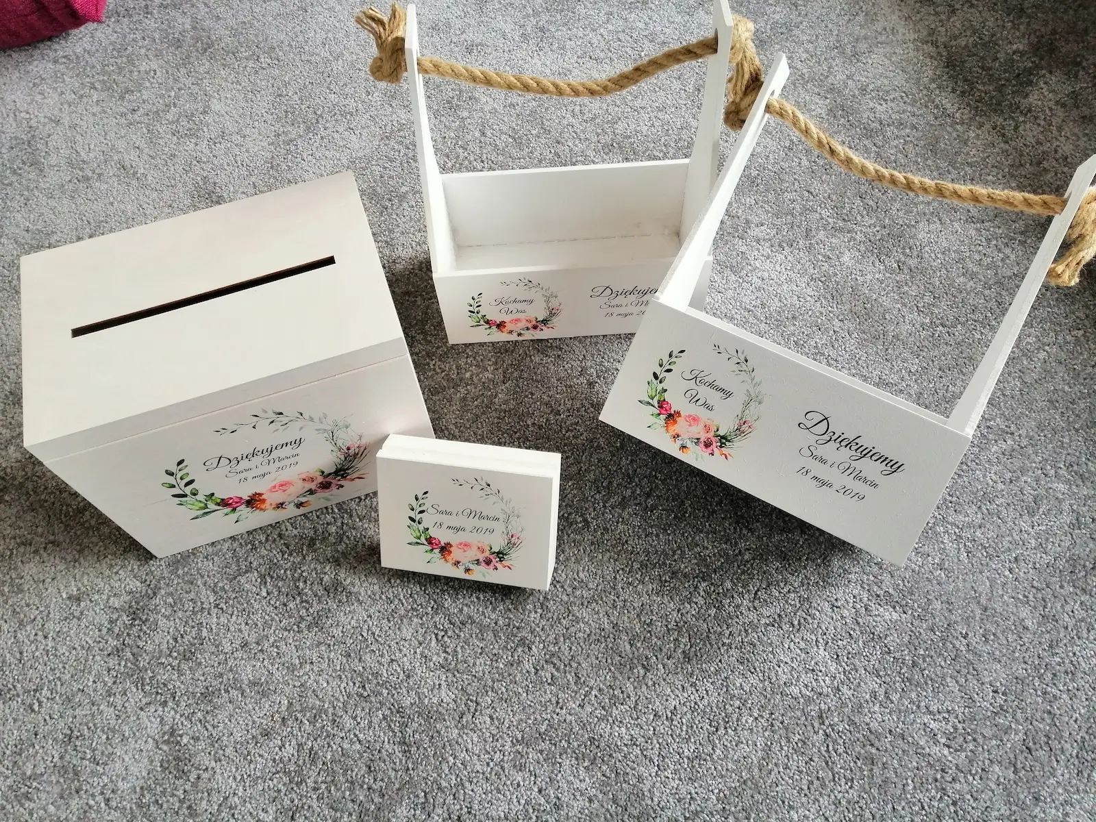 MEGA komplet ślubny - skrzynia na koperty i obrączki oraz nosidła na prezenty dla Rodziców